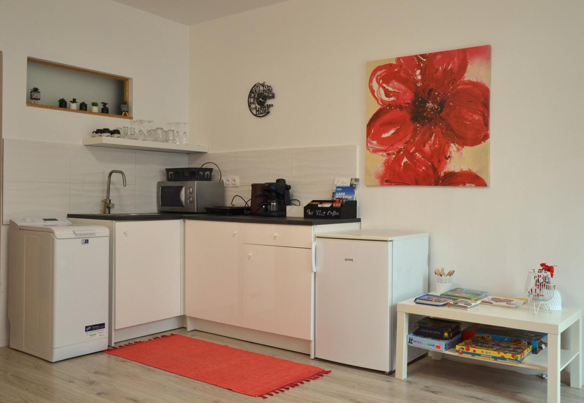 Akvamarin Apartman Кестхей Экстерьер фото
